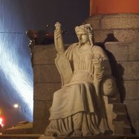 Скульптура Днепра на северной ростральной колонне (Санкт-Петербург) :: Ольга И