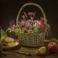 Натюрморт с цветами и фруктами. :: Олег Бабурин