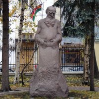 Памятник Л.Н. Толстому в Москве :: Ольга Довженко