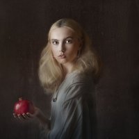 GIRL WITH FRUIT :: Evgeniy Kushel