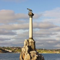 Памятник затопленным кораблям :: Владимир Соколов (svladmir)