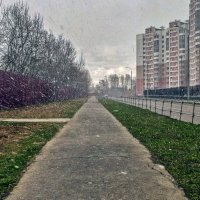 Безлюдный и снежный апрель :: Валерий Иванович