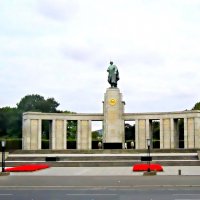 Мемориал павшим советским воинам в Тиргартене (Берлин) :: Ольга Довженко