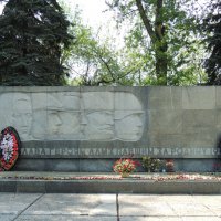 Монумент работникам Люблинского литейно-механического завода :: Александр Качалин
