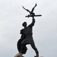 Памятник Владимиру Храброму-Донскому – основателю г. Малоярославца. :: Наташа *****