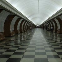 В метро просторно и тепло. :: Валерий 