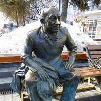 Памятник Евгению Евстигнееву в Нижнем Новгороде :: Лидия Бусурина