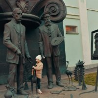 Скульптурная экспозиция "Анри Руссо и Нико Пиросмани" :: Татьяна Помогалова