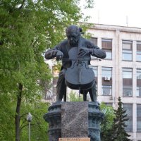 Памятник Мстиславу Ростроповичу :: Oleg4618 Шутченко