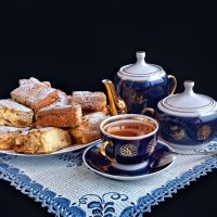 Чай с шарлоткой. :: Сергей Коринкевич