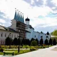 Весенний монастырь :: Сергей Кочнев