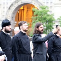 Священники на Красной площади :: Валерий 