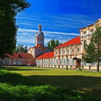 Прогулки по Александро-Невской лавре. Митрополичий корпус. :: Евгений 