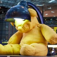 Скульптура в аэропорту Дохи :: Алексей Р.