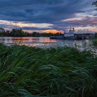 Августовский вечер на реке Дубне. :: Виктор Евстратов