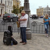 Он выдувал тоску… на саксофоне… :: dana smirnova