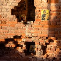 Жизнь разрушенного храма :: Игорь Викторов