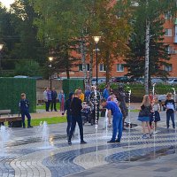 Великие Луки, пешеходный фонтан в гор. парке 1 сентября 2020 :: Владимир Павлов