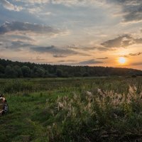 Встречая рассвет на озере. :: Владимир Безбородов