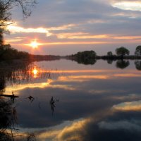 Закат на озере. :: Владимир Гришин