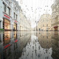 Никольская, дождь :: Михаил Бибичков