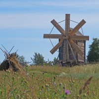 Восьмикрылая  кижская ветряная мельница :: ИРЭН@ .