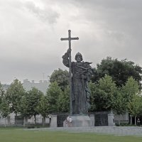 Памятник Владимиру Великому, установленный на Боровицкой площади в Москве :: Галина 
