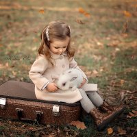 Девочка с кроликом :: Екатерина Сучугова
