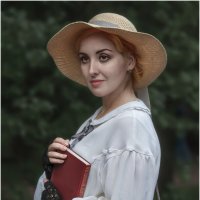 Девушка с книгой :: Александр Максимов