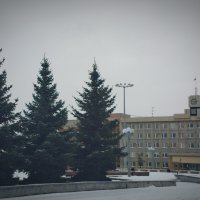 Вид на  главное здание города Каменск-Уральский. :: Михаил Полыгалов