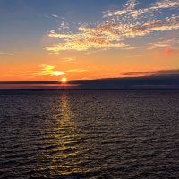 Закат над Финским заливом. :: Виталий Буркалов