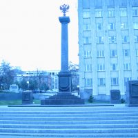 памятник поставлен в честь 300-ия Таганрога :: Vlad Proshin 