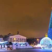 Новогодний городок на Соборной площади в Белгороде - 2017г :: Игорь Сарапулов