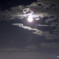 Луна в просвете облаков. :: Валерьян Запорожченко