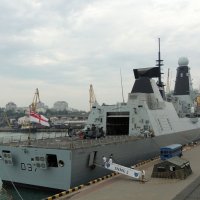 Эсминец HMS «Duncan» (D37) Королевских ВМС Великобритании в Одесском порту :: Юрий Тихонов