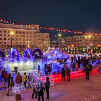 "И каждый может хоть на миг забыв о всех делах, Остановиться и попасть на праздник волшебства!. :: Надежда 