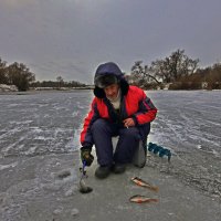 Рыбалка на Десне в декабре :: Евгений 