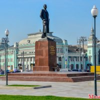Памятник Горькому в Москве на площади у Белорусского вокзала. :: владимир 