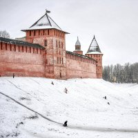 Зимние забавы у стен Новгородского Кремля :: Aleksey Mychkov