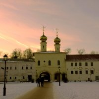 Вечерний монастырь :: Сергей Кочнев