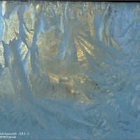мороз рисует на окне узоры :: Валерий Викторович РОГАНОВ-АРЫССКИЙ