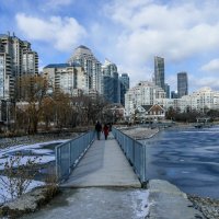 Подходим к мостику в Этобико, пригород Торонто :: Юрий Поляков