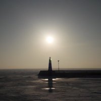 Маяк и солнце :: Красоты Балтики