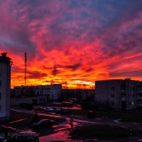 Огненный закат за моим окном в первый день весны. 01.03.2021. 18-50 :: Анатолий Клепешнёв