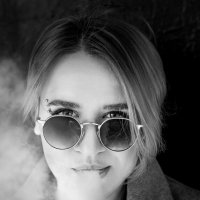 девушка и дым :: Яна Пикулик