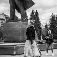 Показ коллекции Ольги Бузыцкой (сентябрь 2020, Новосибирск, площадь Ленина) :: Елена Берсенёва