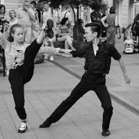 Танцы на улицах :: Mихаил K