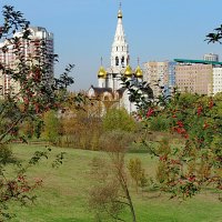 Иверская церковь в Очаково-Матвеевском :: Александр Чеботарь