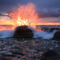 Огонь заката на воде :: Roman Arnold