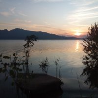 Солнце над озером... :: Андрей Хлопонин